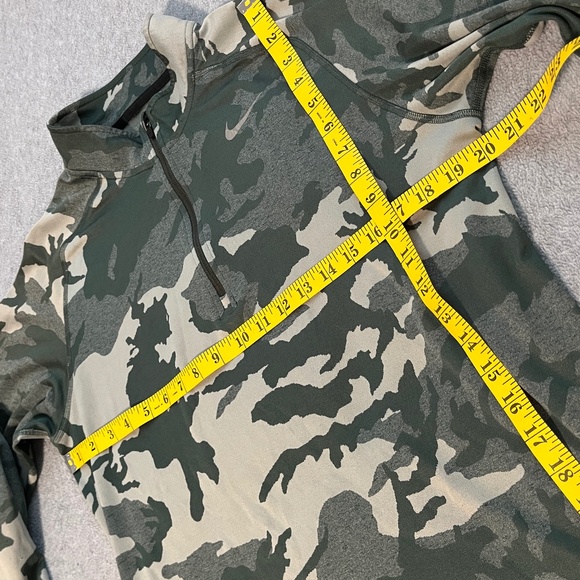 Nike Quarter Zip Athletic Longsleeve Camo Shirt Medium Outdoor Performance Green - Picture 2 of 8